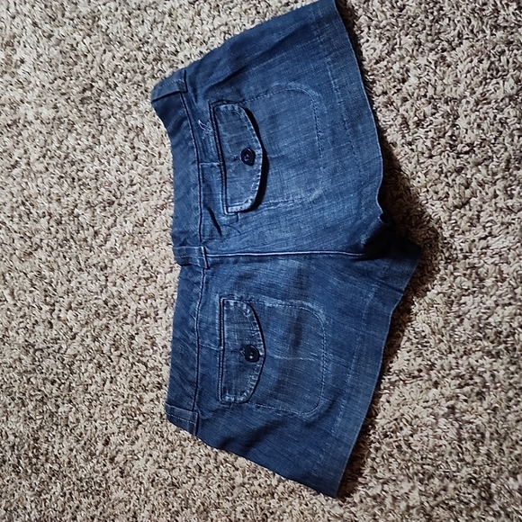 Shorts - Picture 2 of 5